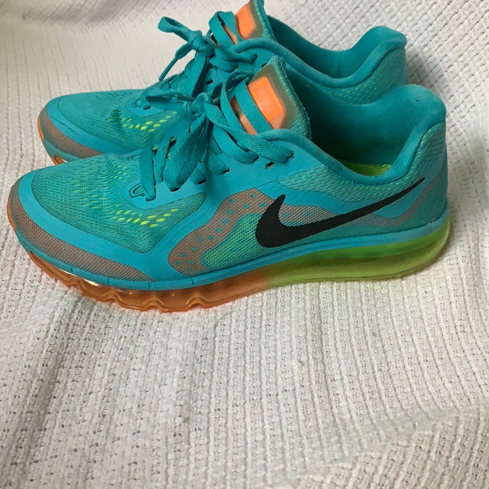 Nike AirMax size 9.5